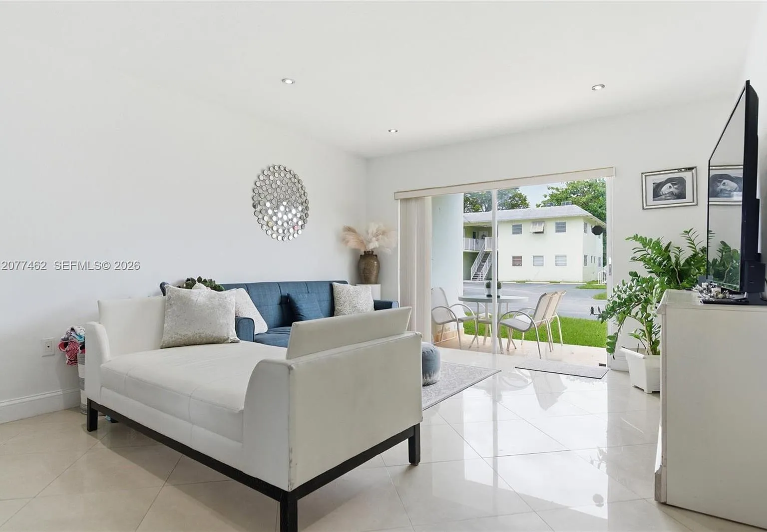 Village At Dadeland Condo — Photo 2