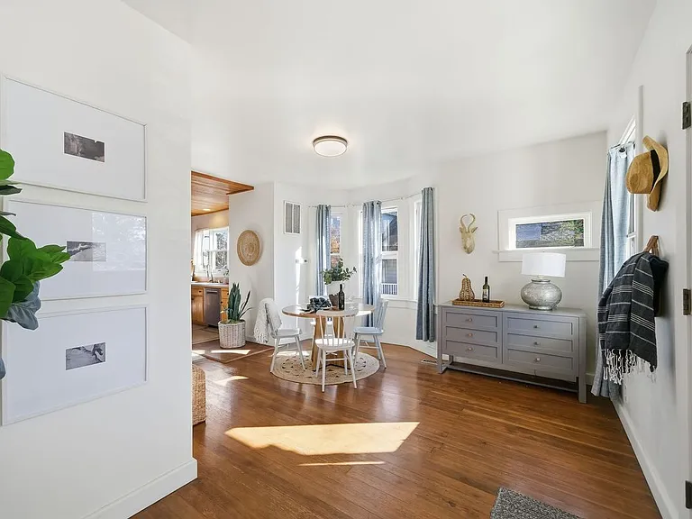 1440 Center St — Photo 4