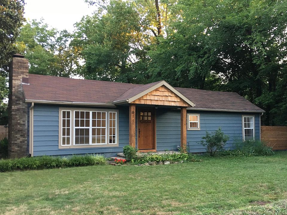 611 E. McClinton Street