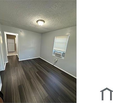 3rd image of 1528 Mount Herman St #A