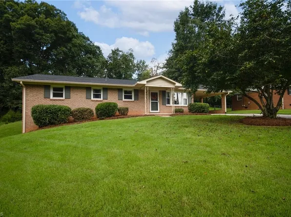 350 Charles Dr, Winston Salem, NC 27107