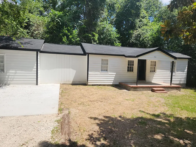 4118 Fairview Dr — Photo 3