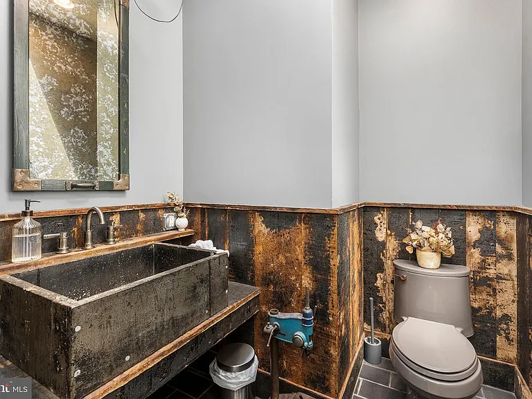 2020 E Fletcher St #1&2 — Photo 11