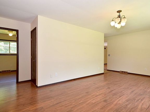 3rd image of 10086 W Mawman Ave