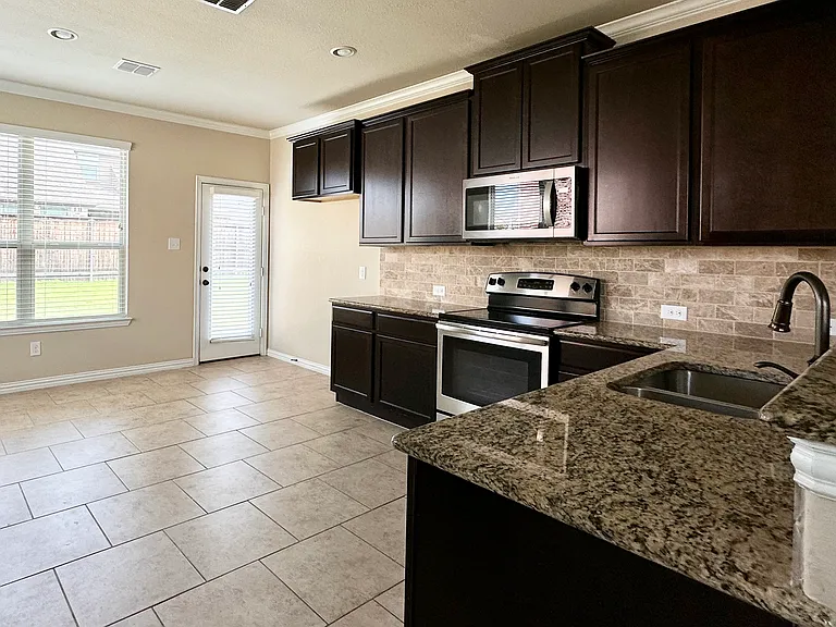 16011 Crosslake Ct — Photo 7