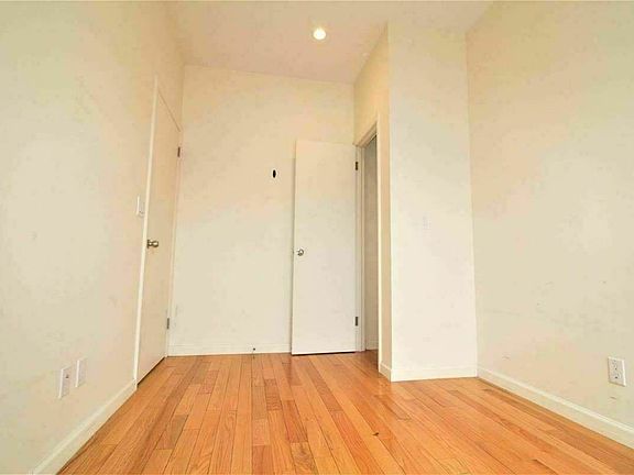 5th image of 188 Wadsworth Ave APT 18