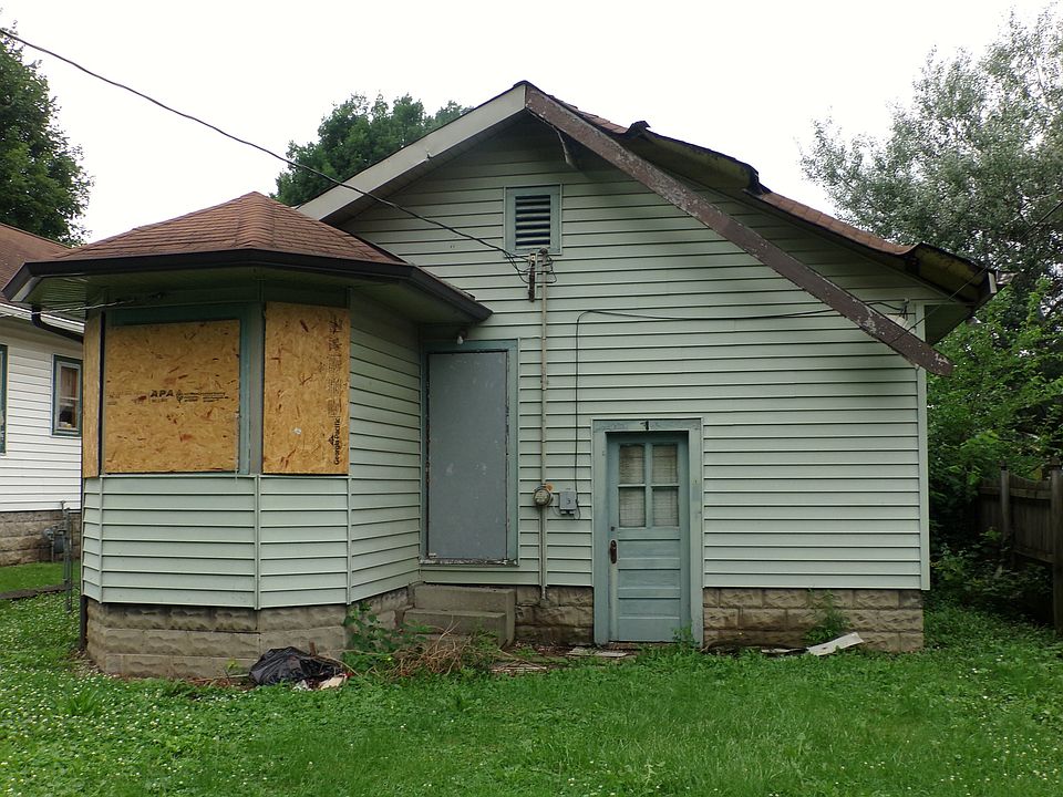 2nd image of 939 N Chester Ave