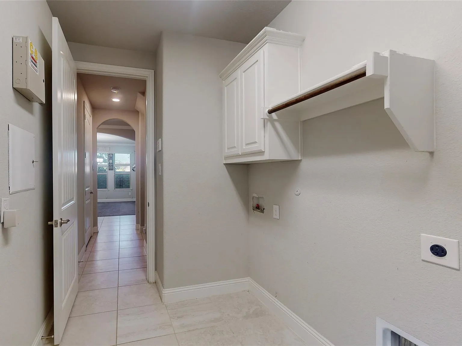 4 bed, 3198 sqft, $3,300 — Photo 2