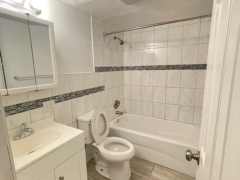 2200 S Illinois Ave #9 — Photo 5