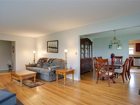 5th image of 1070 Cincinnati Ave