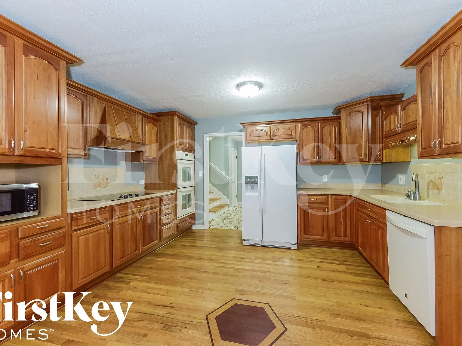 5 bed, 2.5 bath, 2284 sqft, $2,820 — Photo 4