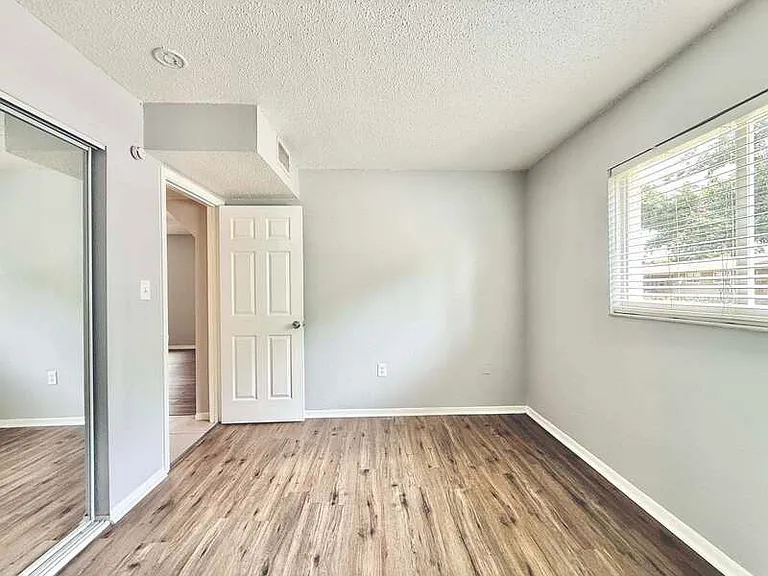 4725 39th Ave N #101 — Photo 14