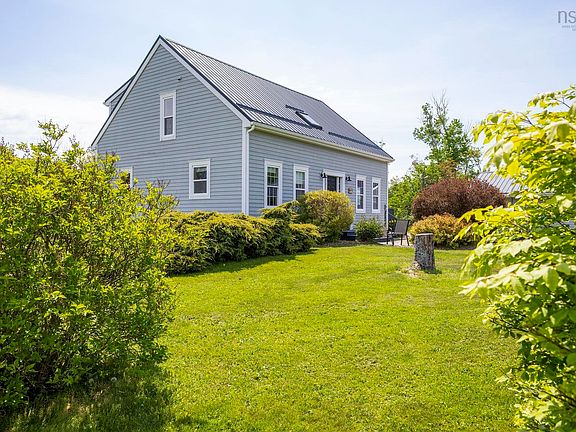2nd image of 19 Sandy Cove Ln