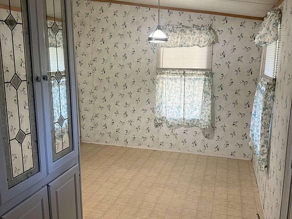 5th image of 4865 Poplar Springs Rd