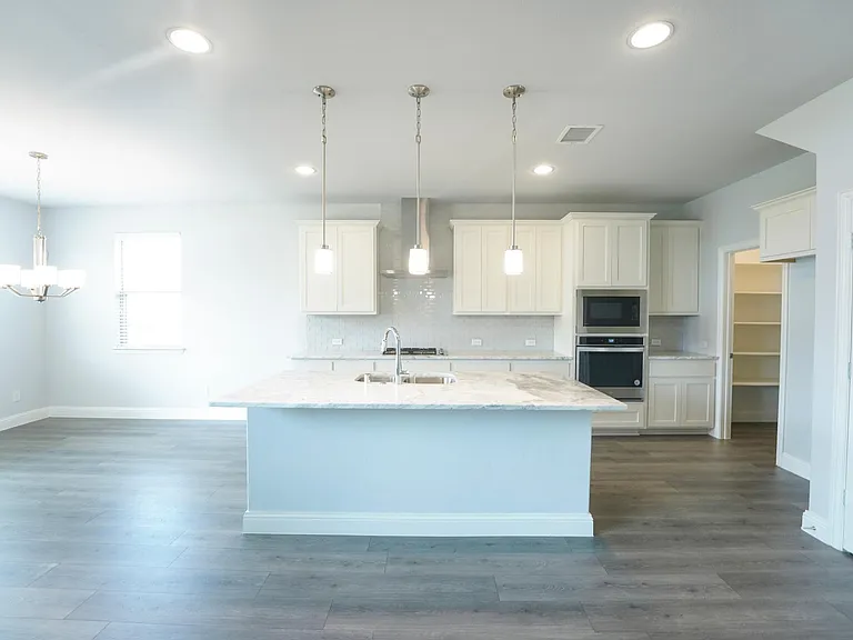 3324 Wildwood Dr — Photo 6