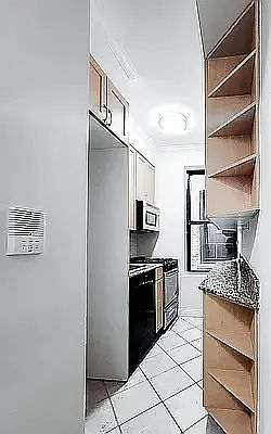 3rd image of 209 W 102nd St APT 3C