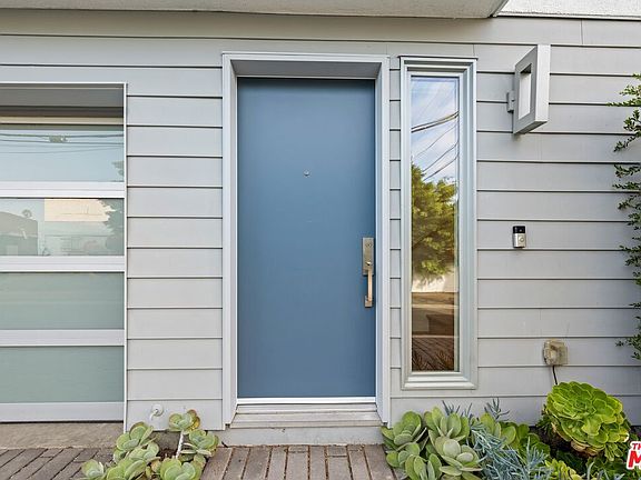 2nd image of 11724 Culver Blvd #10