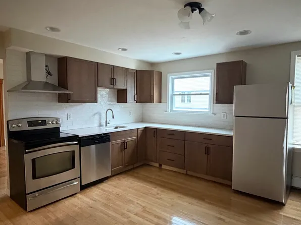 3 Malden St #1, Worcester, MA 01606