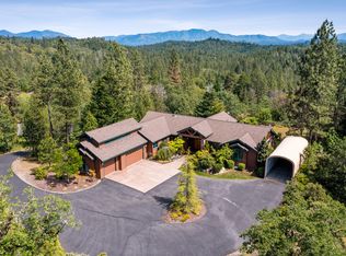 330 Seclusion Loop, Grants Pass, OR 97526