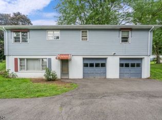 4 Edgemere Ter, Washington, NJ 07882