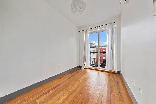Rented by Friedman Mayer, LREB | media 6
