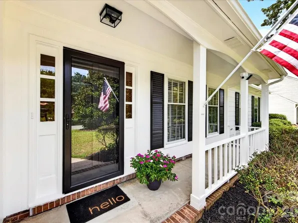 2000 Lawton Bluff Rd, Charlotte, NC 28226
