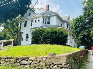 70 Walnut St, Putnam, CT 06260