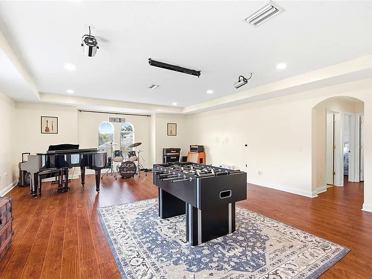 2734 Silvermoss Dr — Photo 36