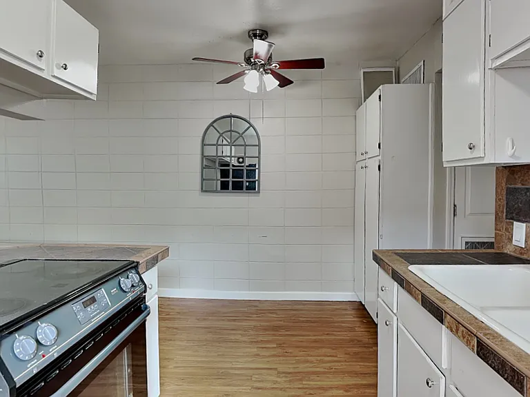 313 S Lawsona Blvd — Photo 4