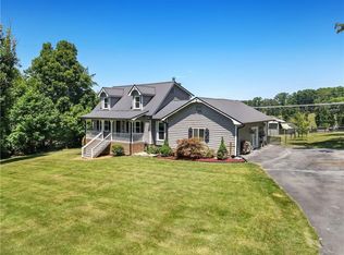 304 Oaks Dr SE, Calhoun, GA 30701