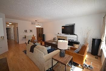4th image of 1932 Crenshaw Cir