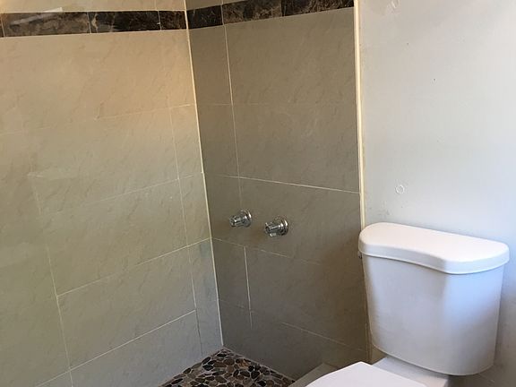 3rd image of 95 NE 41st St #192M