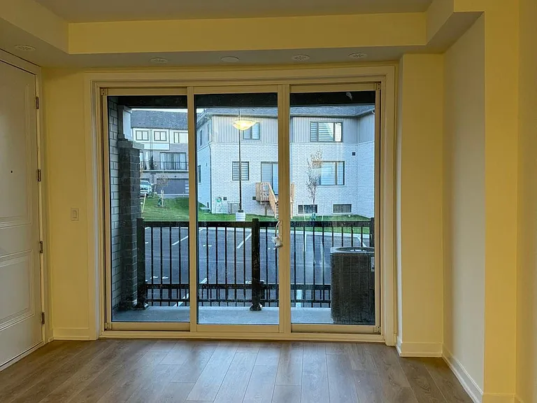 160 Densmore Rd #502 — Photo 3