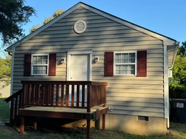 208 Pratt St, Fredericksburg, VA 22405