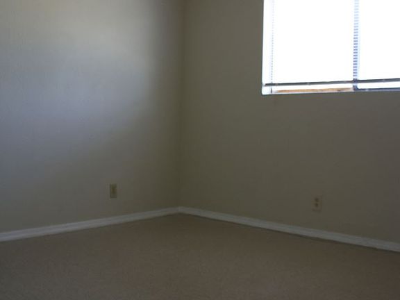 3rd image of 504 Pennsylvania St SE APT 2