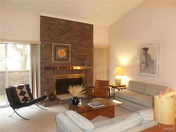 2nd image of 1050 King Henry Ct