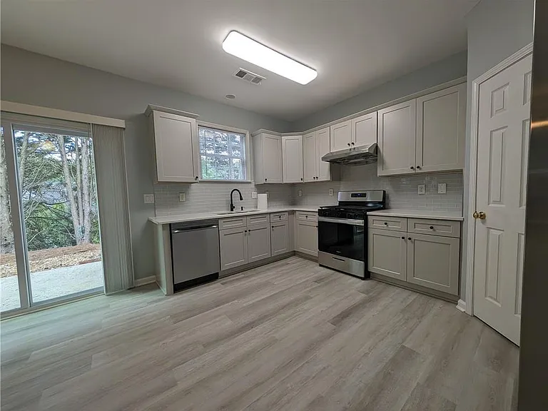 1521 Anna Ruby Ln NW — Photo 8