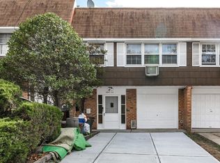 24012 68th Ave APT 2, Little Neck, NY