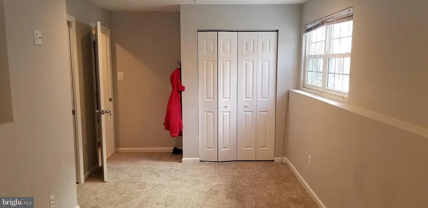 4 bed, 3.5 bath, 2028 sqft, $1,100 — Photo 2