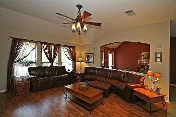3rd image of 1629 Circle Oak Dr