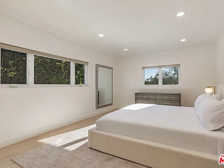 703 N Maple Dr — Photo 31