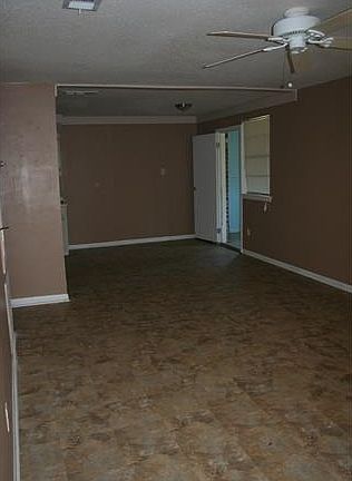 3rd image of 109 Evergold Ln