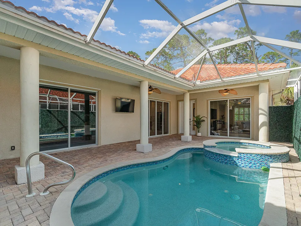 13965 Avon Park Cir
