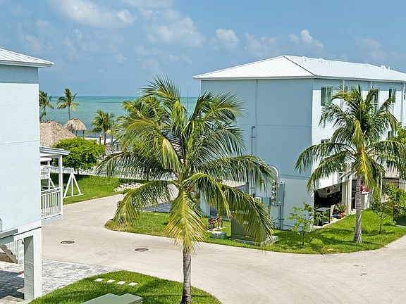 3rd image of 10877 Overseas Hwy APT 111