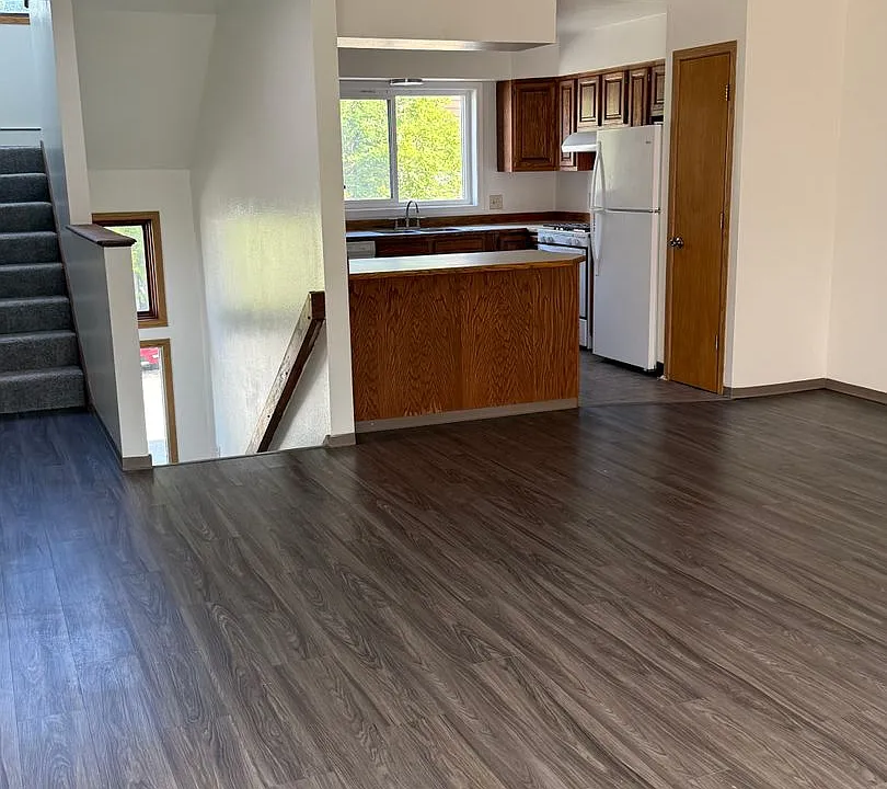 3711 Carleton Ave