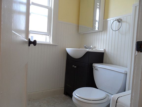 4th image of 11 Chestnut St #2R