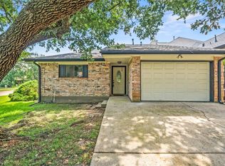 101 Fairway View Ln, Montgomery, TX 77356