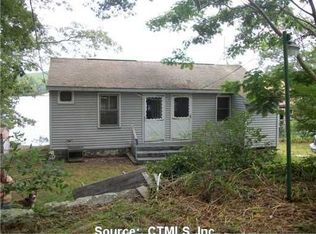 112 Billings Lake Rd, North Stonington, CT 06359
