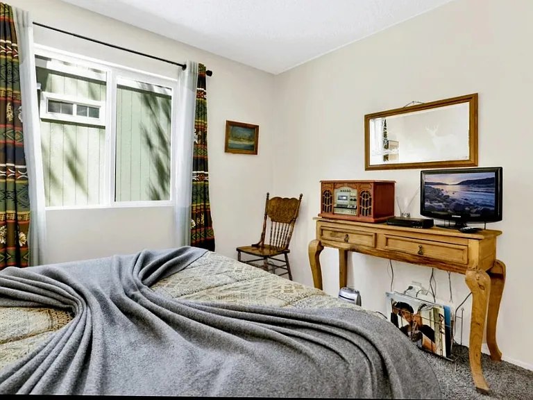 328 W Aeroplane Blvd — Photo 7