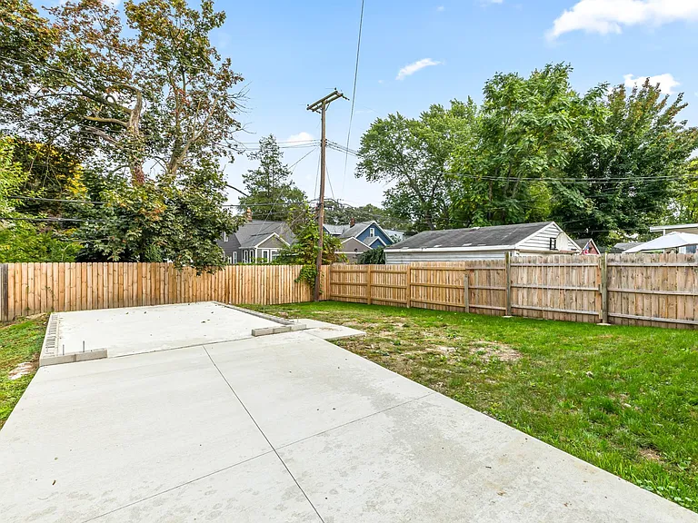 419 S Kenwood Ave — Photo 50